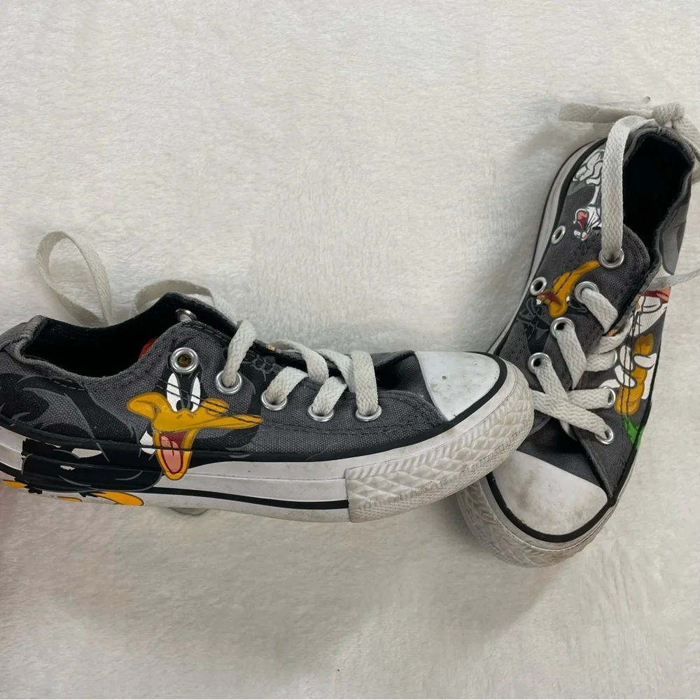 Converse Looney Tunes Chuck Taylor All Star RARE Bugs Daffy | Kids Size 11